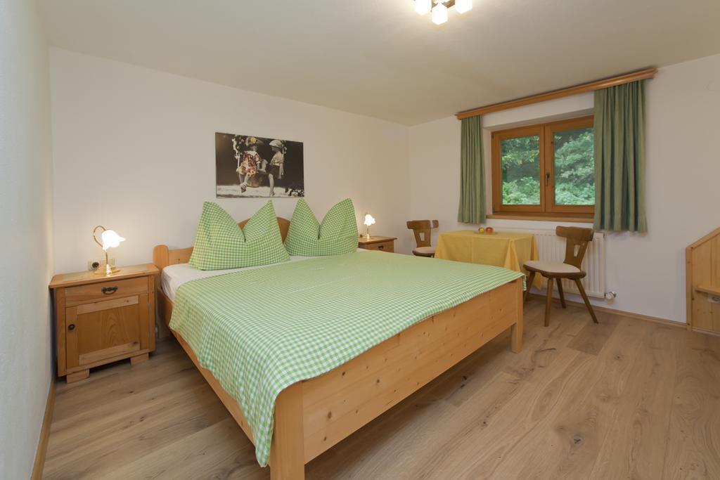 Haus Waldrand Apartment โอแบร์นดอร์ฟ อิน ทิโรล ภายนอก รูปภาพ